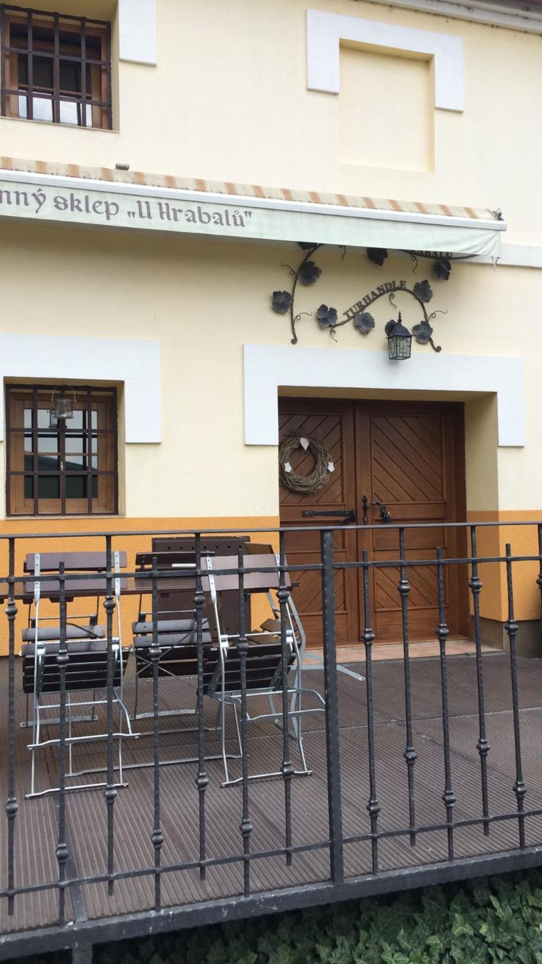 Sklep U Hrabalu Aparthotel Hustopece Bagian luar foto